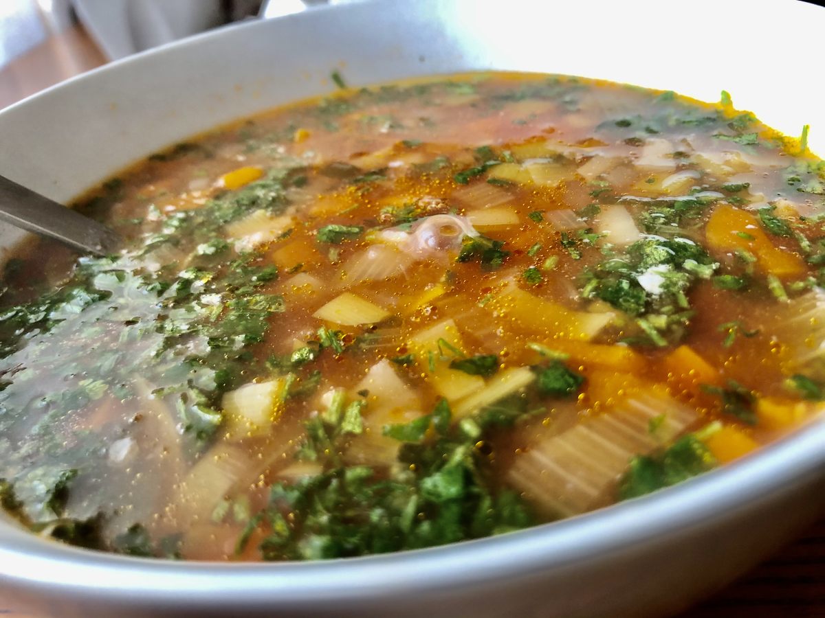 Sopa de tomate - od przygotowania do podania