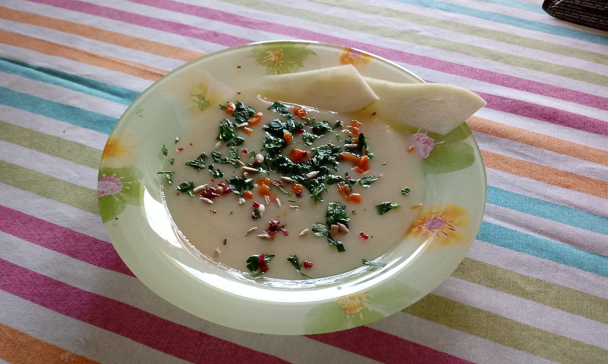 Zupa krem z białych warzyw z kolendrą